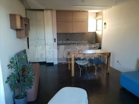 Useljiv odmah – 40 m², terasa, odlična povezanost
