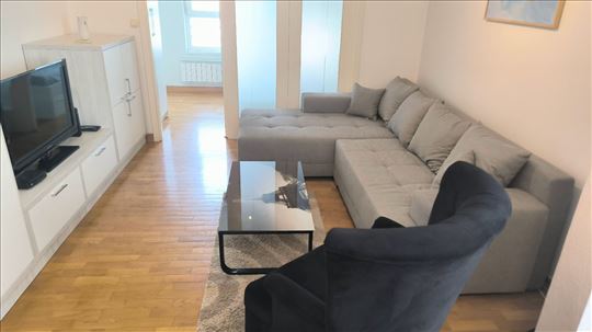 Belvil Renoviran,2.0, 45 m2, Parking, Pogled,Miran