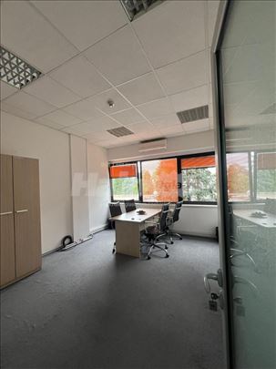 Izdaje se kancelarija 16 m² – Cukarica