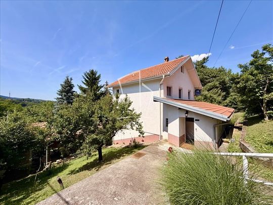Avala , kuća okružena prirodom ID#15413