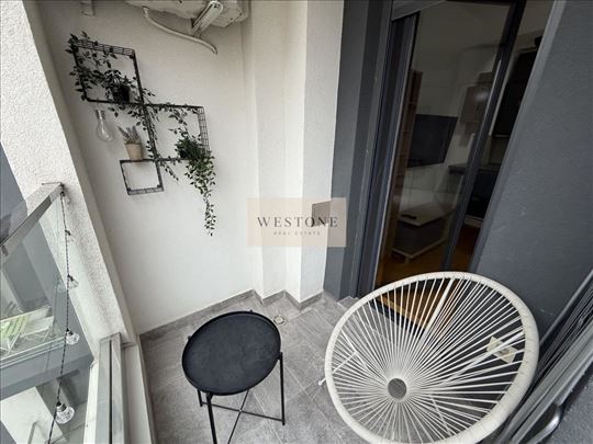 Moderan studio , Voždove kapije