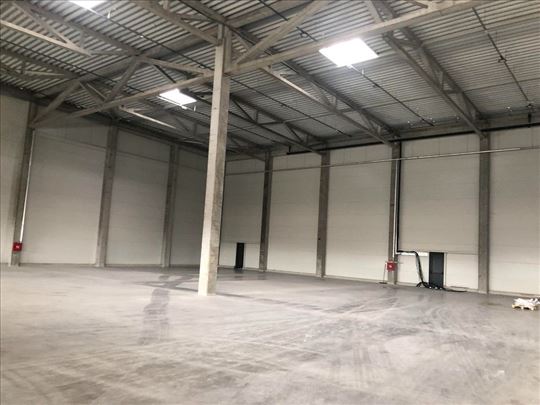 Novosadski autoput,magacin 1500m2