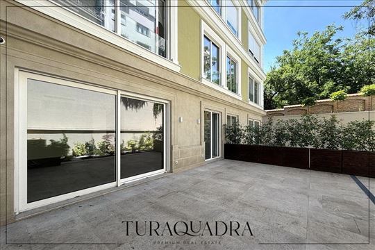 Privatna oaza, ušuškana u srcu Neimara