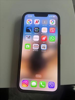 Prodajem iPhone 13 128 gigabajta