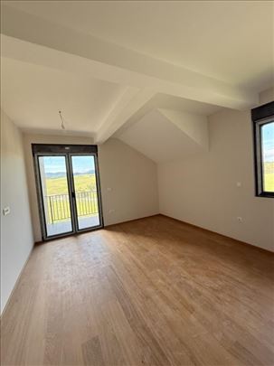 Stan sa pogledom na Zlatiboru, keš/kredit, Opis