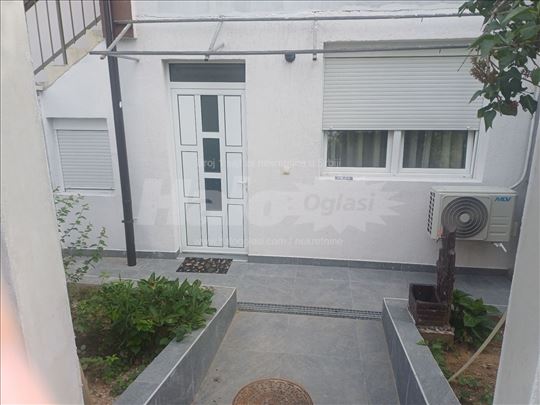 Stan u kućama u nizu na Petlovom brdu 