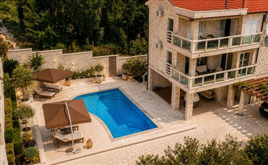Tivat, lux vila sa bazenom, hitna prodaja/zamena