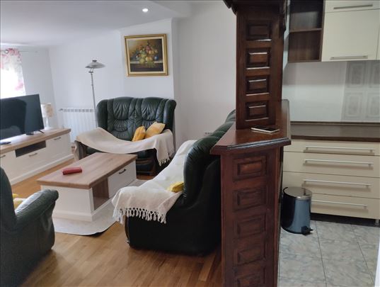 Odličan namešten 3.0 duplex na izuzetnoj lokaciji