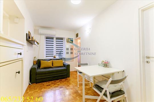 Stari Grad, Trg Nikole Pašića - Dečanska 44m2