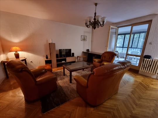 Vračar-Lamartinova, 93m2, novija zgrada, uknjižen