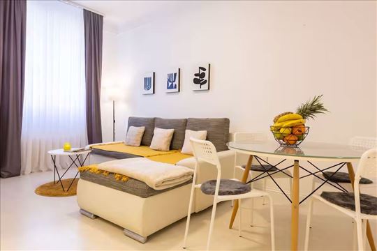 Centar,Majke Jevrosime,2.0,36m2,namešten,useljiv