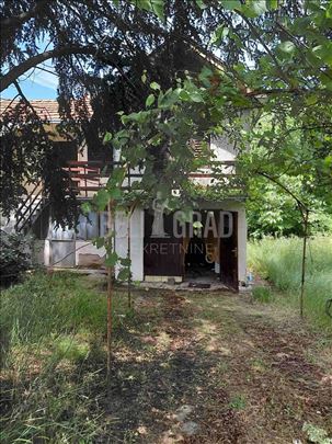 Kosmaj, Nemenikuće, Brane Aksentijevića