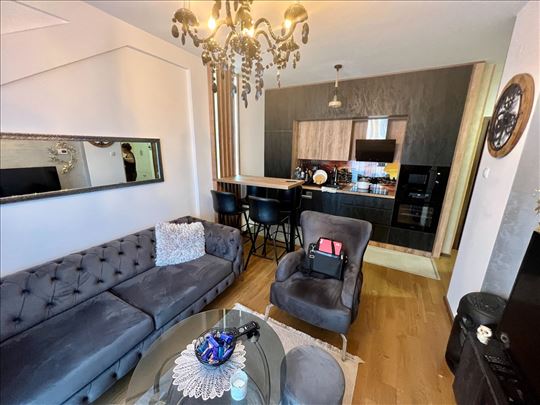 LUX Dvoiposoban stan–Podbara-kompletno namešten