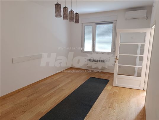 Prazan stan pogodan za kancelariju