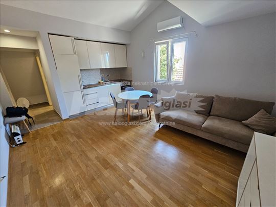 Zemun , Solunska 40 m2 dvosoban