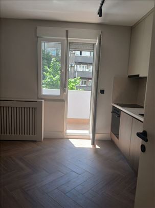 Centar Sarajevska 66m2 + 2 terase I/V cg renoviran