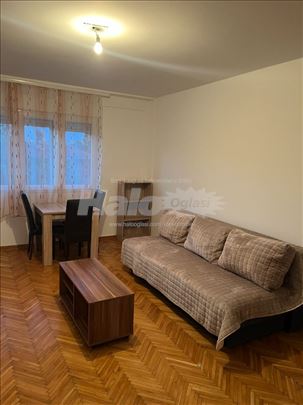 Izdaje se namesten 1.0 stan u Ulici BOZE JANKOVIC