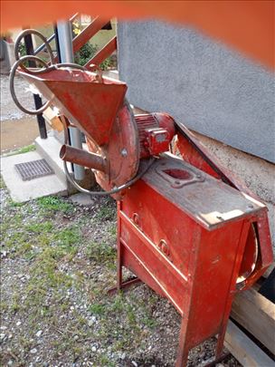 Mlin i krunjač Odžaci