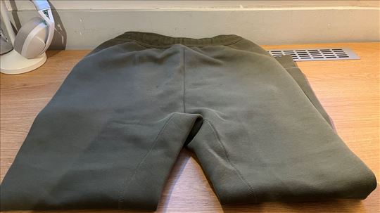 Nike Tech Fleece trenerka – M veličina – odlično s