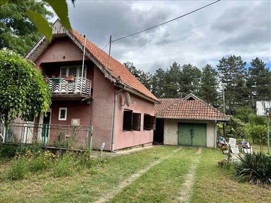 Pesak, vikendica od 146m2.
