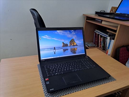 Toshiba 17.3 / 8GB / HDD 500 GB