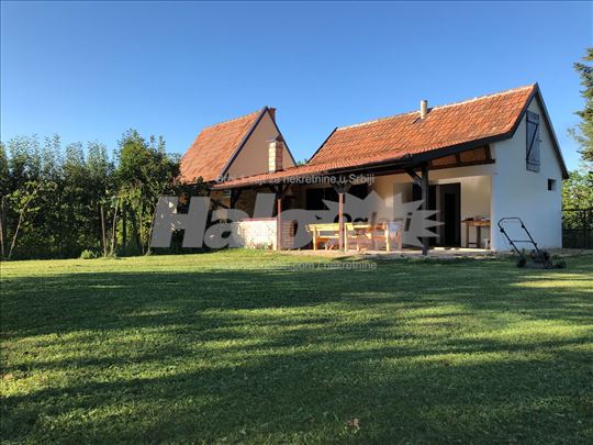 Vikendica na prodaju u vikend naselju Babatovo