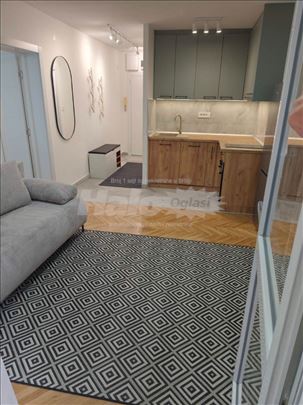 Ugao Vitanovačke i Baće Jerković, 45m2, renoviran
