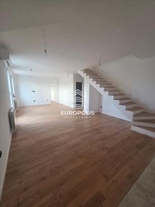 Dupleks 3.5 na Vidikovcu, sa privatnim dvorištem