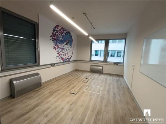 Prostor u poslovnoj zgradi na Novom Beograd