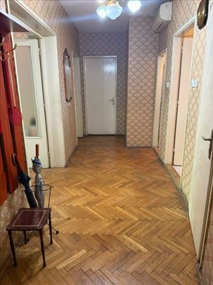 Trosoban stan sa puno potencijala Stanoja Glavaša