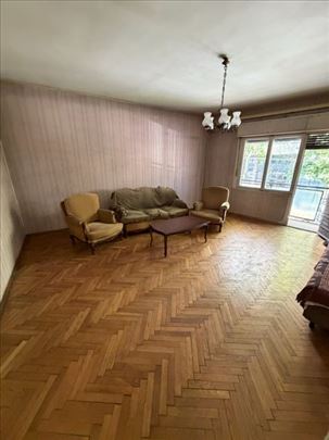 Trosoban stan sa puno potencijala Stanoja Glavaša