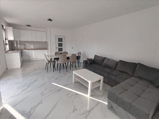 Zemun polje, 50m2