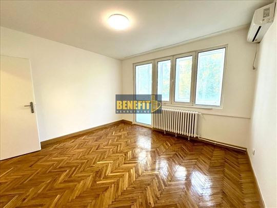 Garsonjera na Zvezdari | 25m² + terasa | Iii | Lif