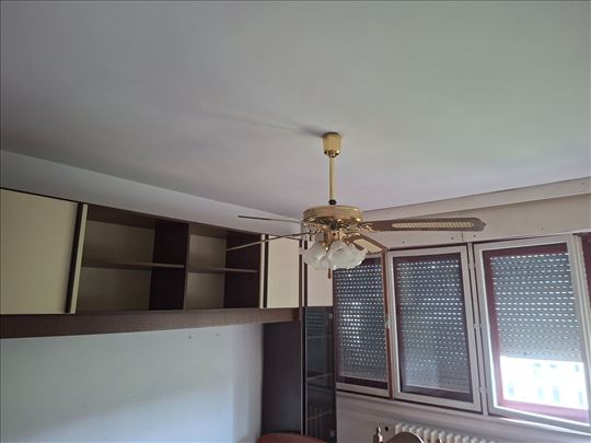 Luster ventilator sa cetri sjelice