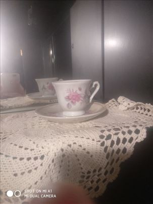 NOV nekorisćen porcelanski servis Zaječar - Ruže (
