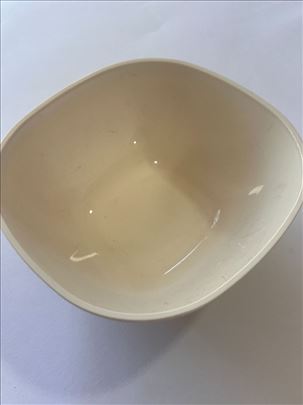 Plastična činija