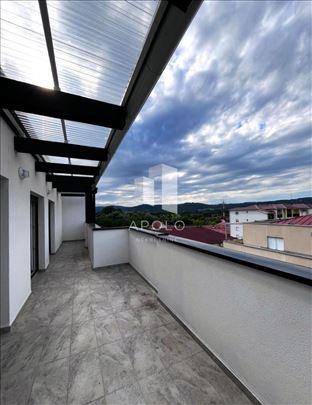 RETKA PRILIKA - za višečlanu porodicu, penthaus