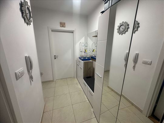 Stan 52m² - sa parking mestom, Obrenovac