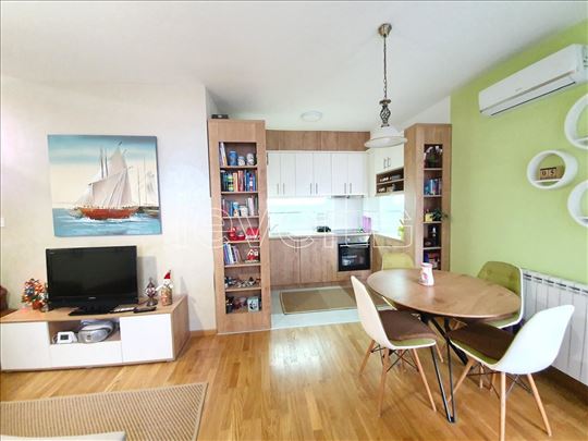 Stan,Novi Sad,Adamovićevo Naselje,kv: 31.00