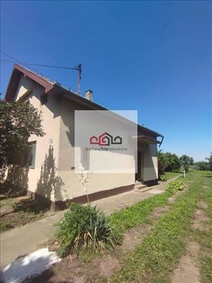 Čurug KuĆa Od 70m2 Na Placu Od 2878m2