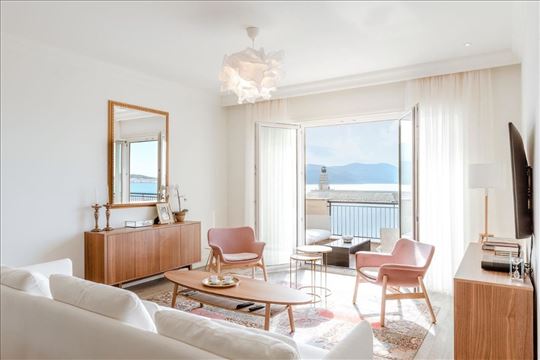 Ekskluzivno - Luštica Bay - prvi red do mora