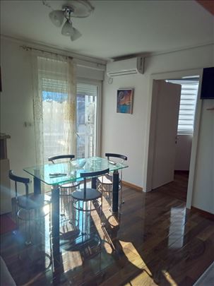 Jednosoban stan 34 m²,bazen, parking