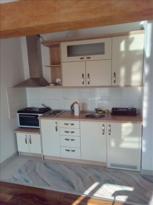 Jednosoban stan 34 m²,bazen, parking