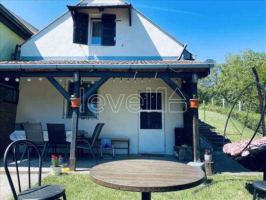 Kuća,Sremski Karlovci,Banstol,kv: 56.00