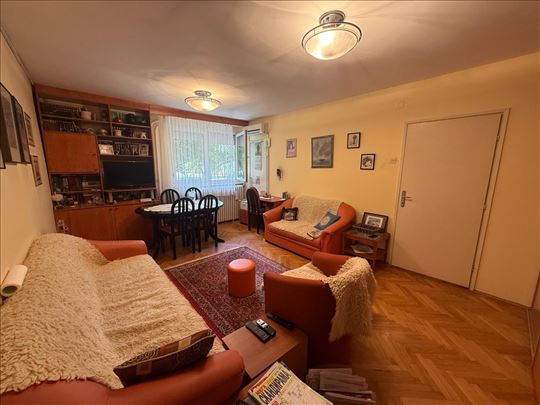 Novi Beograd, Pariske komune 45m2