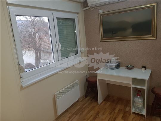 Renoviran dvoiposoban stan 56m² u srcu Sokobanje