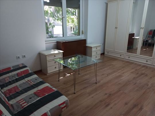 Skupština, Majke Jevrosime, 52m2