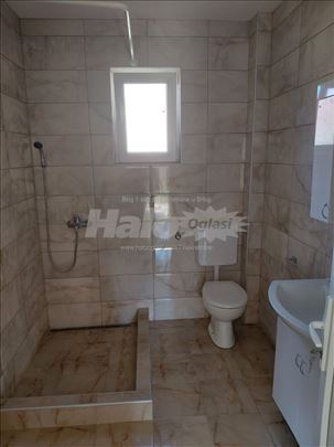 Izdaje se kuća -prizemlje 100m2