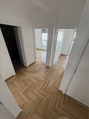 izdavanje troiposobnog stana Vračar, sa gar.mestom