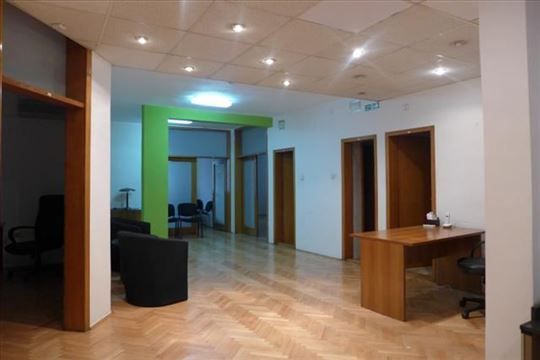 Studentski trg, 180m2, u poslovnoj zgradi